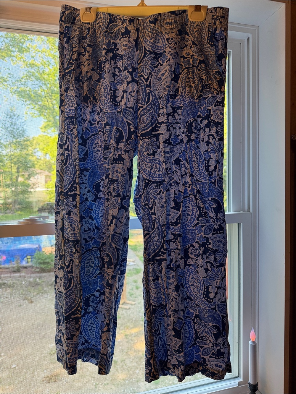J. Jill sz M white w/blue paisley pants